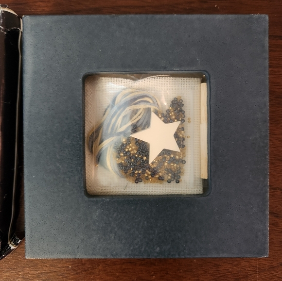 Cross stitch kit - Picture 3 of 6